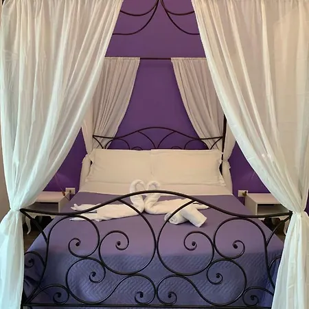 Duca Di Uzeda Luxury&style Oda ve Kahvaltı